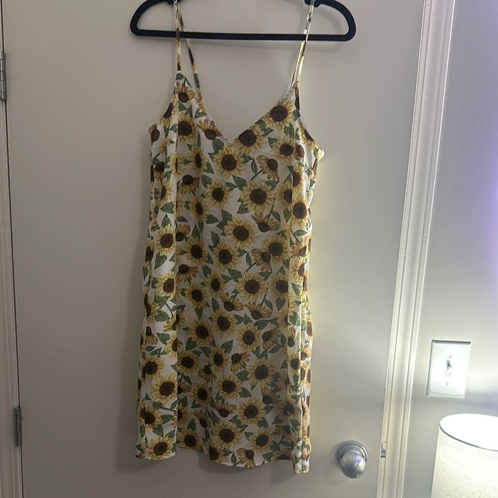 3/$50 NWT Sunflower Dress size 4